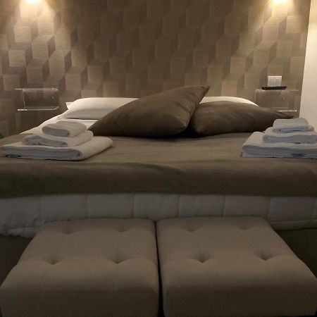 Cappellanio Suite & Apartament Монтескальозо Экстерьер фото